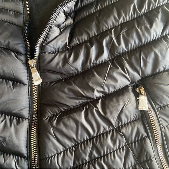 🌸 Snobbish Collection 🌸 black puffer jacket - Picture 6 of 8